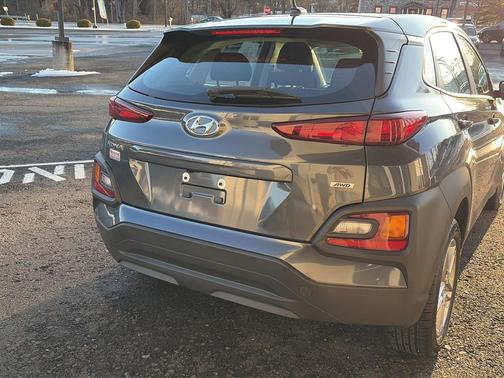 2021 Hyundai KONA SE