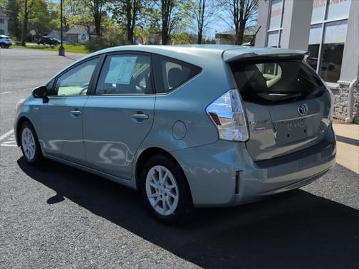 2013 Toyota Prius v Five