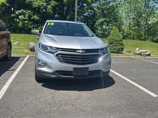 Silver Ice Metallic 2018 Chevrolet Equinox LS