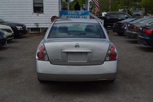Photo 4 of 29 of 2006 Nissan Altima 2.5 S