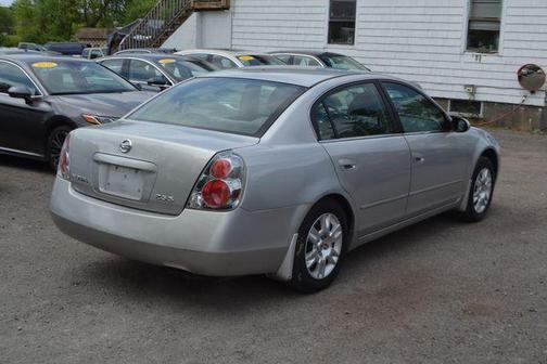 Photo 5 of 29 of 2006 Nissan Altima 2.5 S