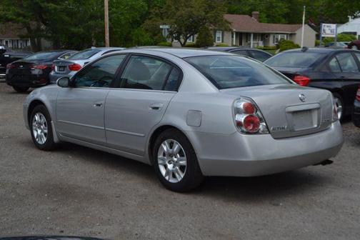 Photo 3 of 29 of 2006 Nissan Altima 2.5 S