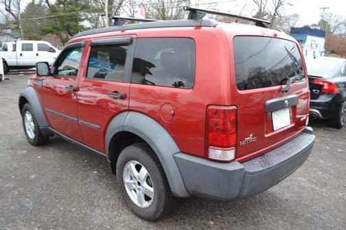 Photo 3 of 39 of 2007 Dodge Nitro SXT