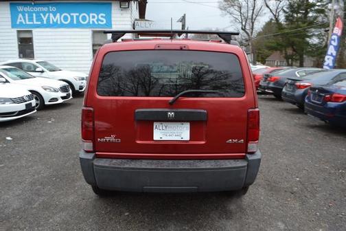 Photo 4 of 39 of 2007 Dodge Nitro SXT