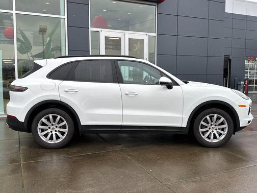 White 2021 Porsche Cayenne Base