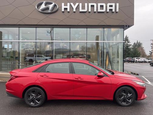 2022 Hyundai ELANTRA SEL