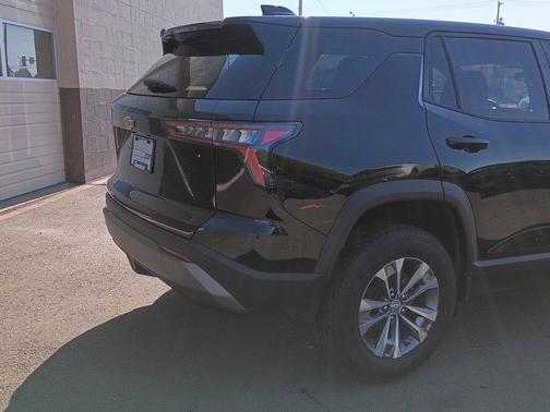 Mosaic Black Metallic 2026 Chevrolet Equinox LT