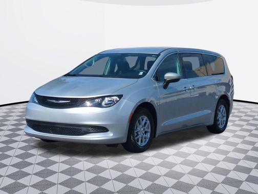 Silver Mist Clearcoat 2022 Chrysler Voyager LX