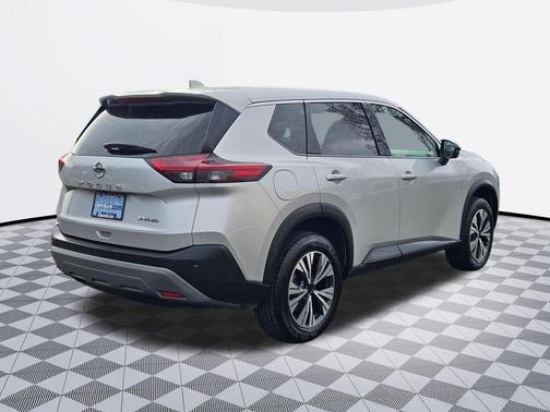 Brilliant Silver Metallic 2021 Nissan Rogue SV