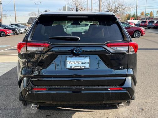 2024 Toyota RAV4 Prime SE