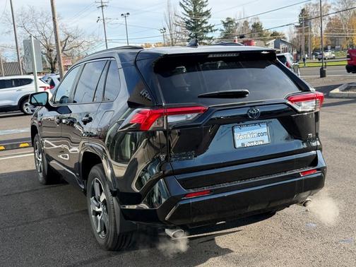 2024 Toyota RAV4 Prime SE