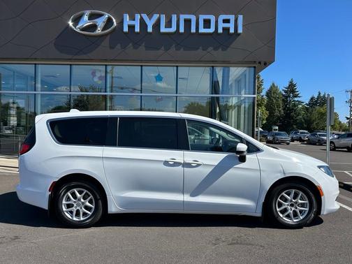 2017 Chrysler Pacifica LX