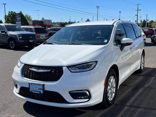 2023 Chrysler Pacifica Touring-L