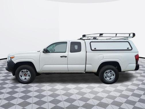 White 2022 Toyota Tacoma SR