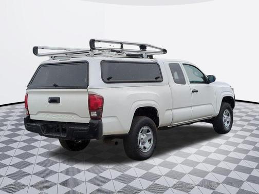 White 2022 Toyota Tacoma SR