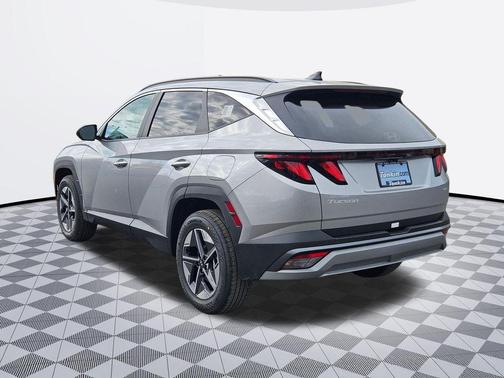 Shimmering Silver 2026 Hyundai TUCSON SEL