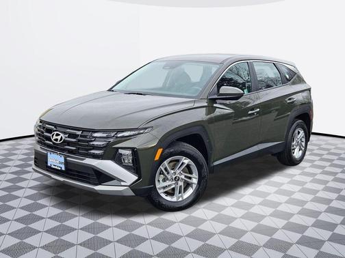 Green 2025 Hyundai TUCSON SE