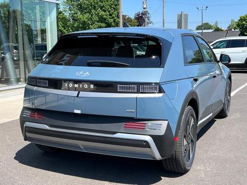 2025 Hyundai IONIQ 5 SE