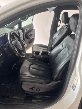 2019 Chrysler Pacifica Touring-L Plus