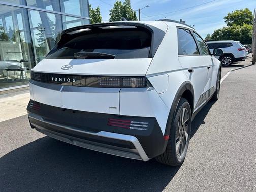 2025 Hyundai IONIQ 5 SEL