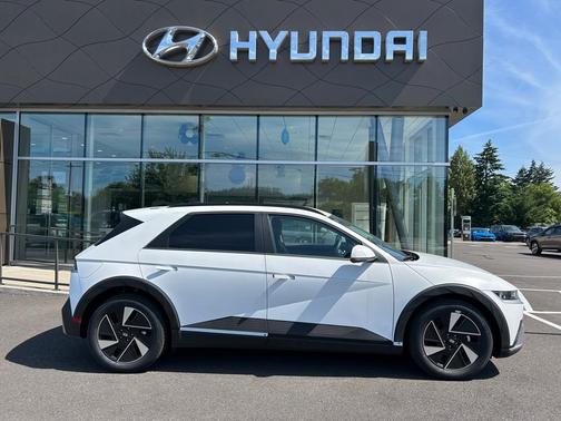 2025 Hyundai IONIQ 5 SEL