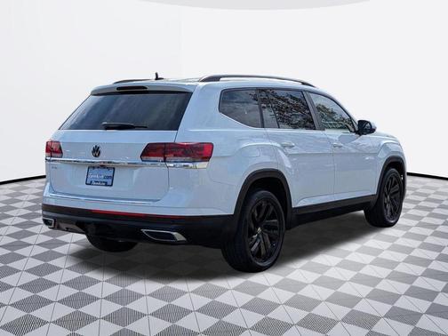 2022 Volkswagen Atlas 3.6L SE w/Technology