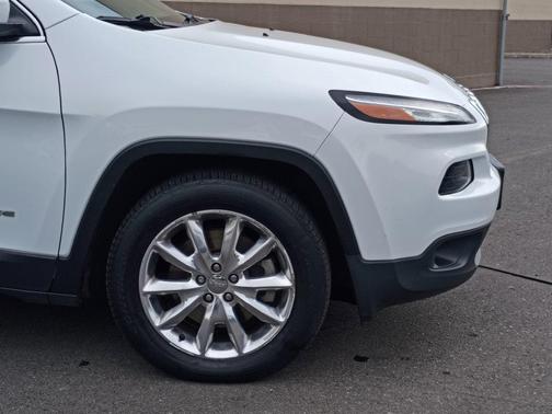 Bright White Clearcoat 2016 Jeep Cherokee Limited