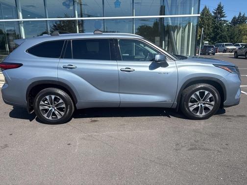 2021 Toyota Highlander Hybrid XLE