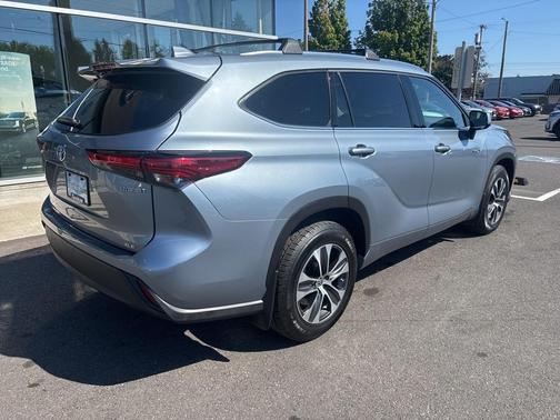 2021 Toyota Highlander Hybrid XLE