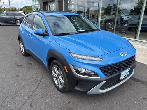 2022 Hyundai KONA SEL