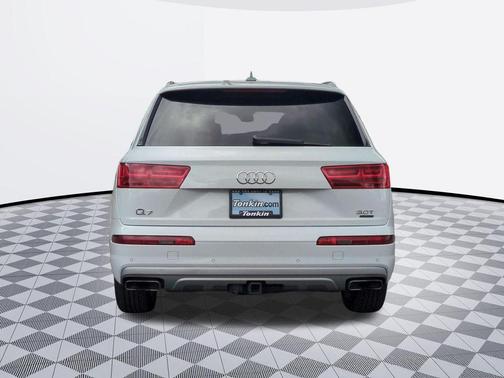 Glacier White Metallic 2018 Audi Q7 3.0T Prestige