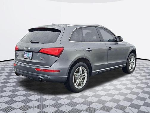 Monsoon Gray Metallic 2015 Audi Q5 2.0T Premium
