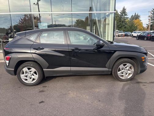 2025 Hyundai KONA SE