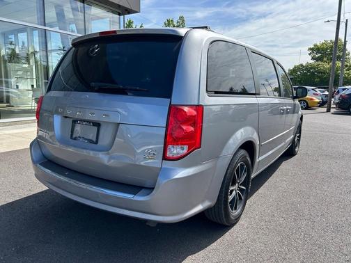 2016 Dodge Grand Caravan R/T