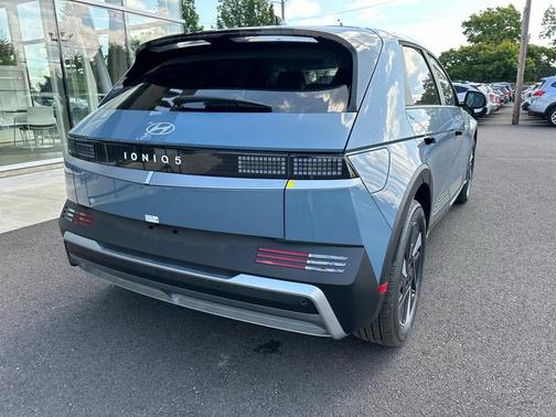 2025 Hyundai IONIQ 5 SE