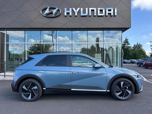 2025 Hyundai IONIQ 5 SE