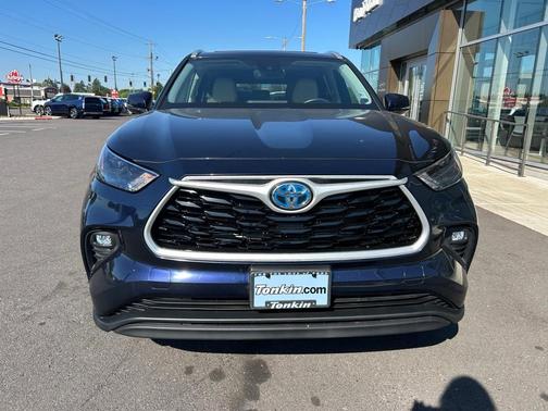 2022 Toyota Highlander Hybrid XLE