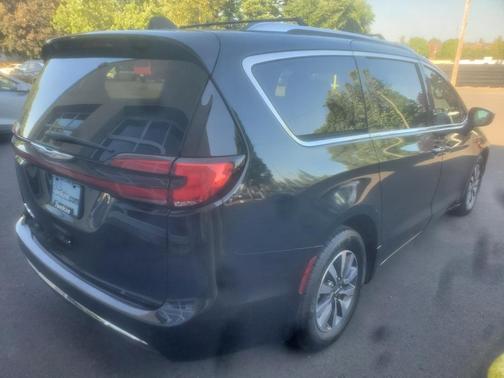 2021 Chrysler Pacifica Touring-L