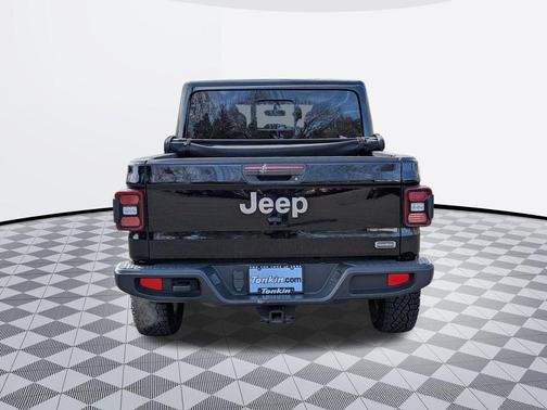 Black Clearcoat 2022 Jeep Gladiator Overland