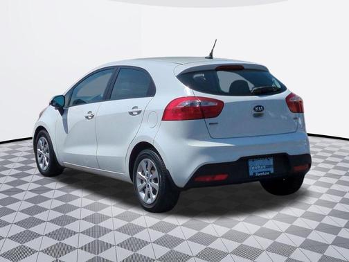 Clear White 2013 Kia Rio LX