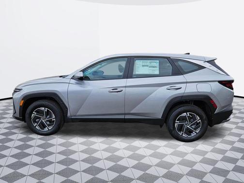 Shimmering Silver 2026 Hyundai TUCSON Hybrid Blue SE