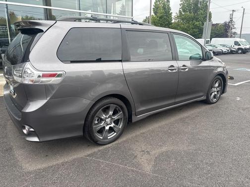 2017 Toyota Sienna SE Premium