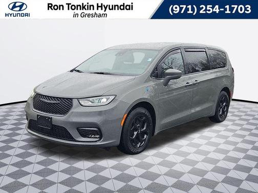 2022 Chrysler Pacifica Hybrid Touring L