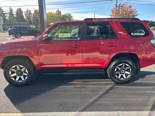 2024 Toyota 4Runner TRD Off Road