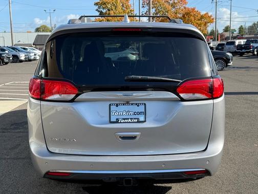 2018 Chrysler Pacifica Touring-L Plus