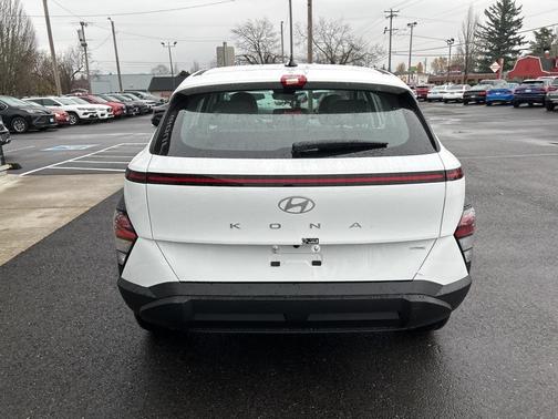 2026 Hyundai KONA SE
