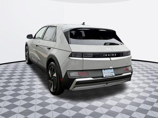 Cyber Gray 2026 Hyundai IONIQ 5 SE