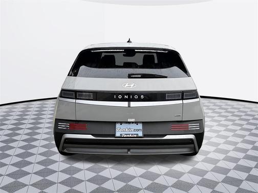 2026 Hyundai IONIQ 5 SE