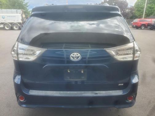2012 Toyota Sienna SE