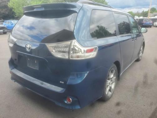 2012 Toyota Sienna SE